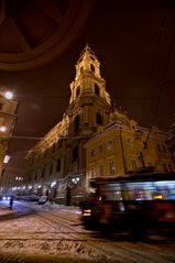 Praga  by night - Il tram e San Nicola