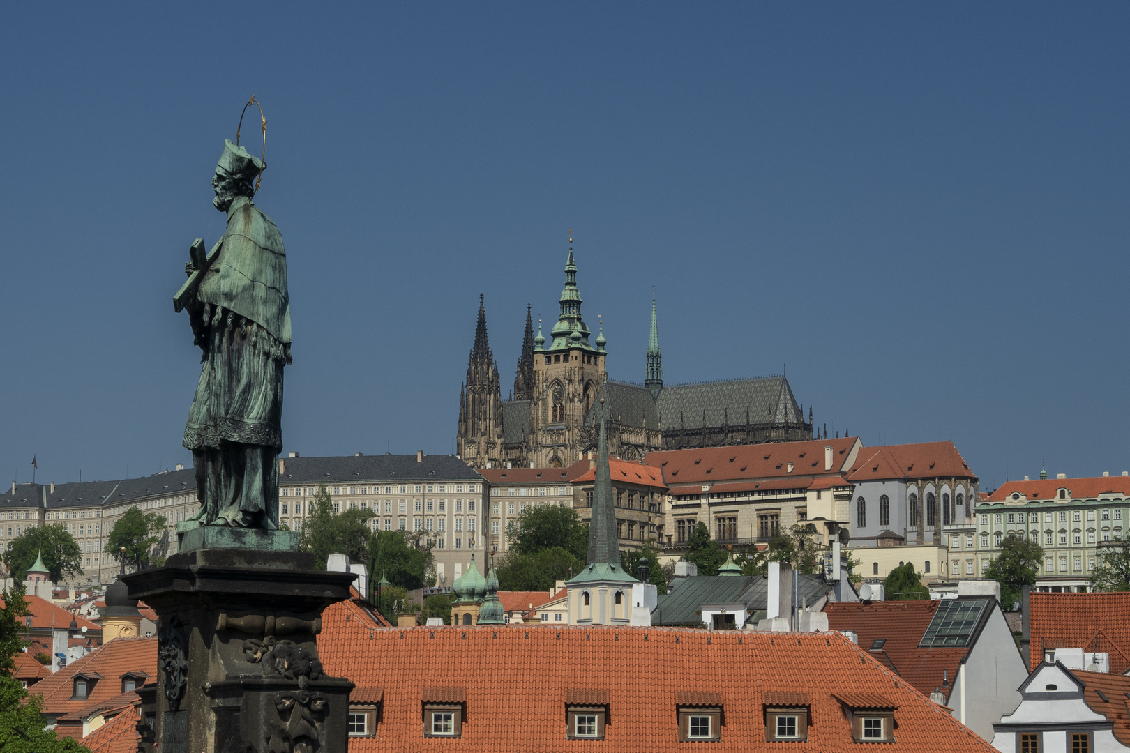 Praga dal Ponte Carlo