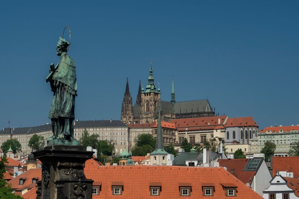 Praga dal Ponte Carlo