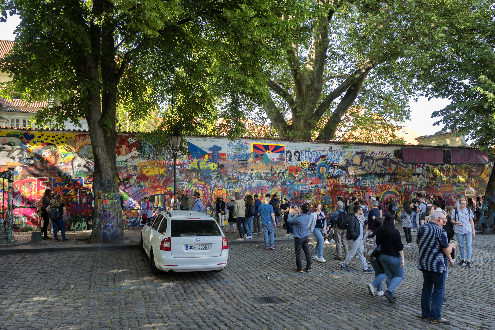 Praga, la storia del Muro di John Lennon