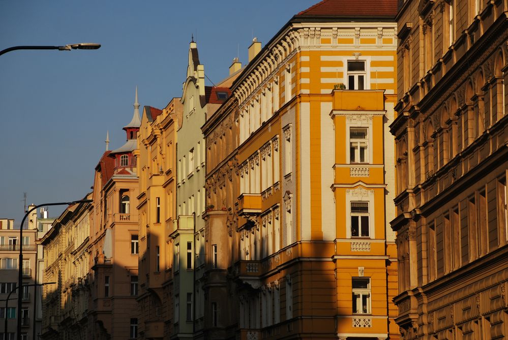 PRAGA - PRAGUE Lungo la Moldava - Along the Moldava River