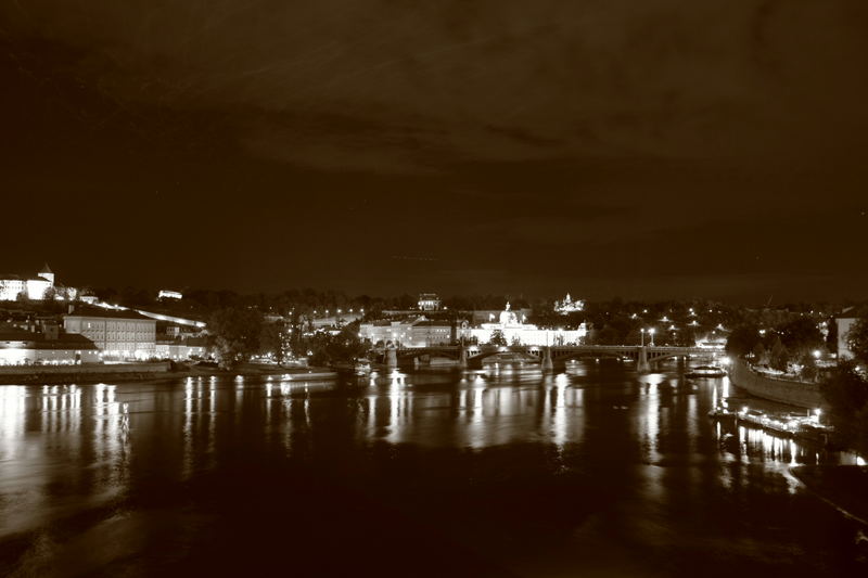 Praga,panorama notturno b&n 3