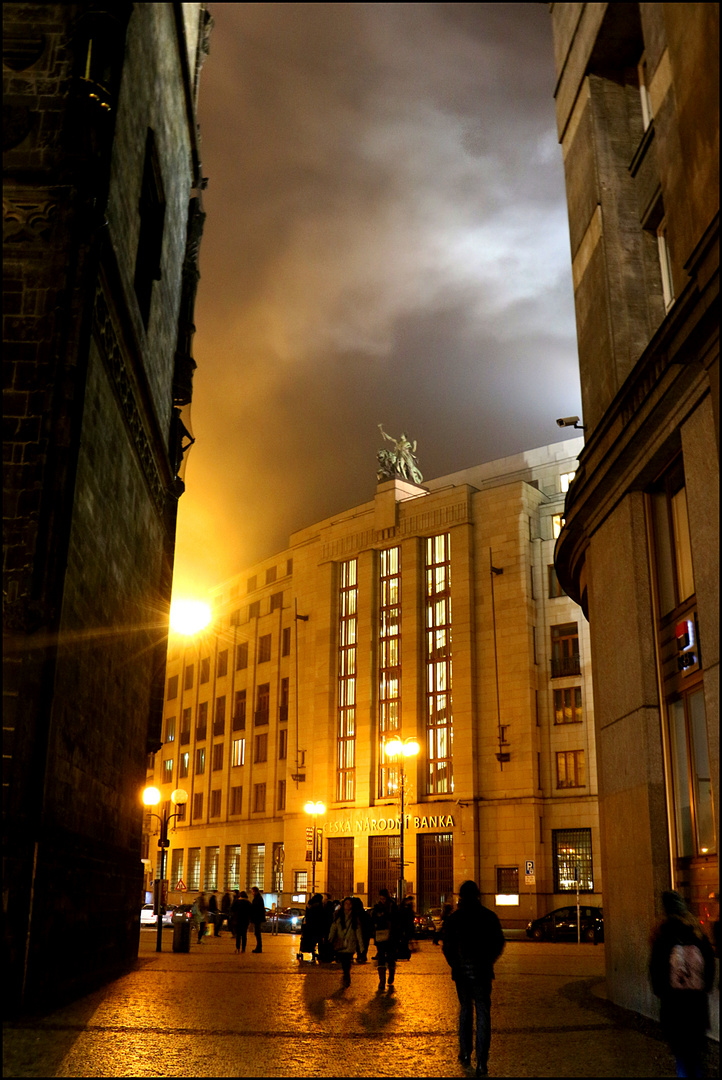 Prager Altstadt bei Nacht und Nebel