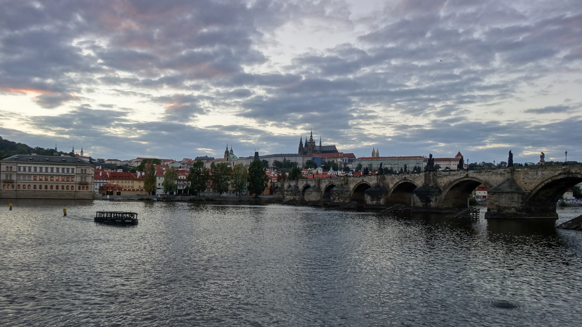 Prager Burg mit Karlsbrücke (Okt 2015)