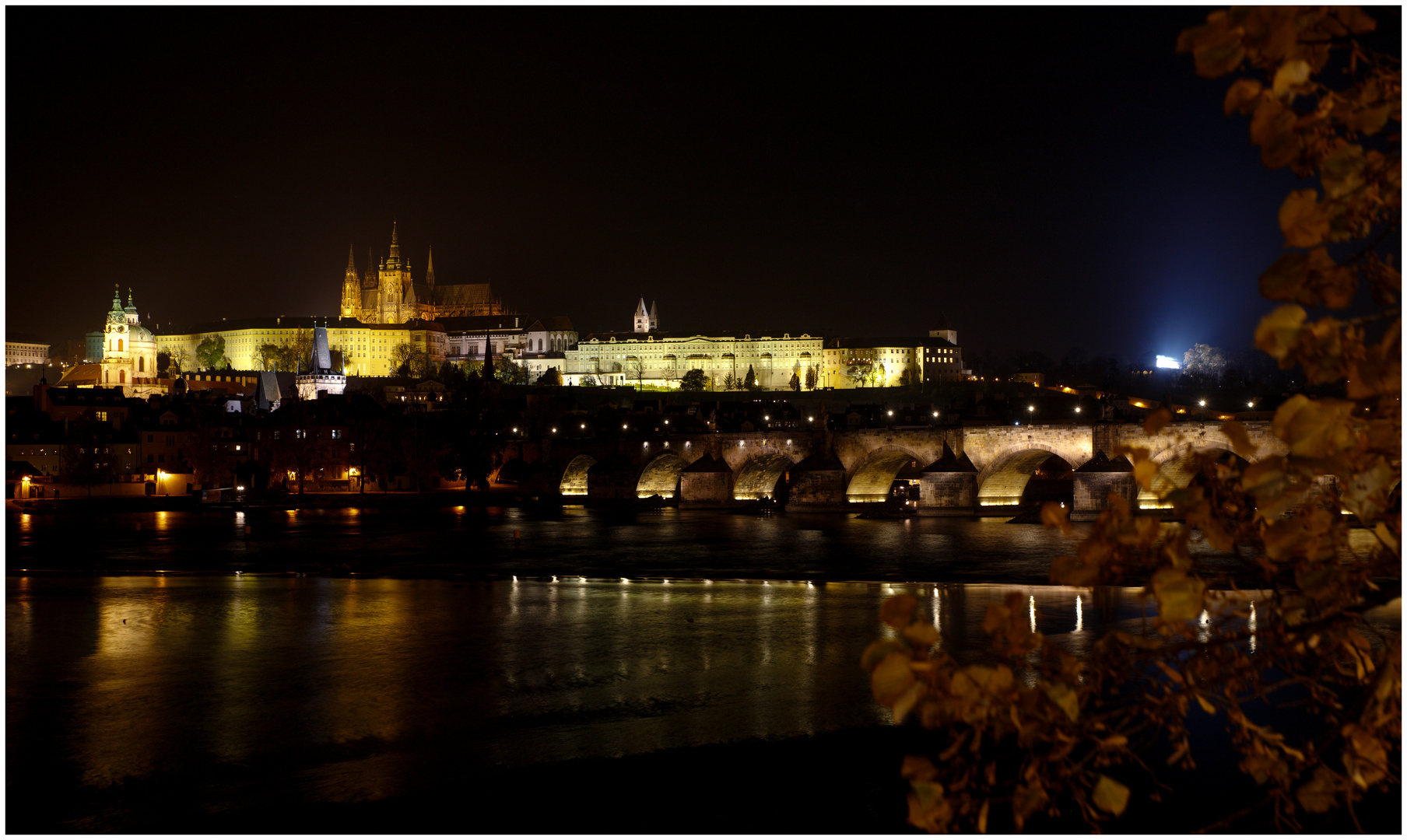 Prager Burg (Pražský hrad) bei Nacht