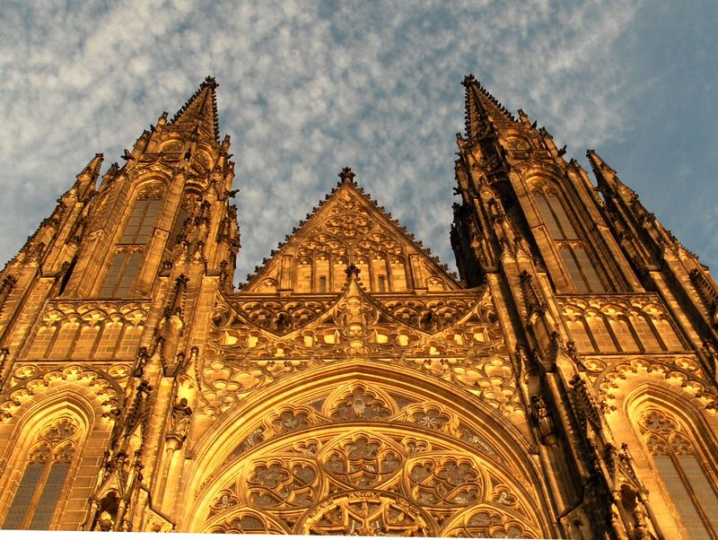Prager Kathedrale im letzten Abendlicht