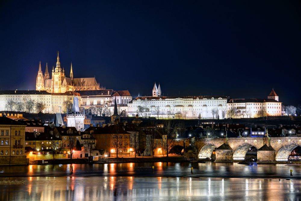 Prager Schloss bei Nacht