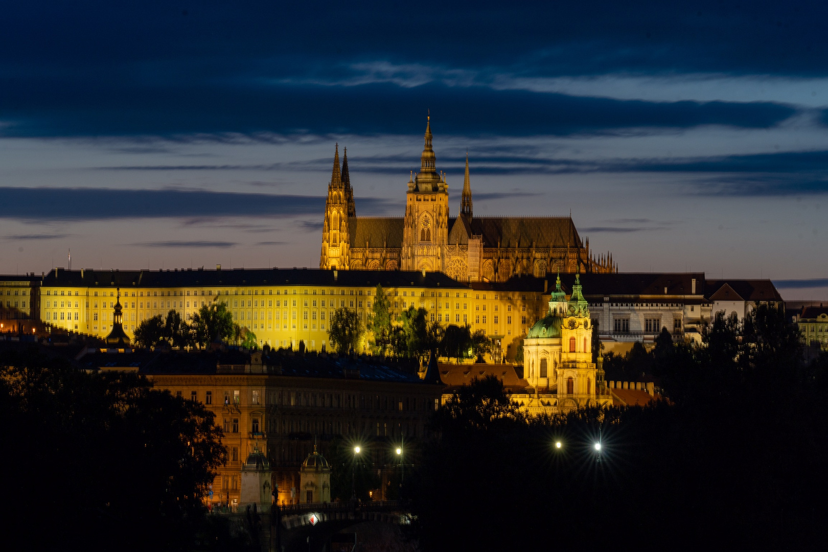 Pragerburg bei Nacht 