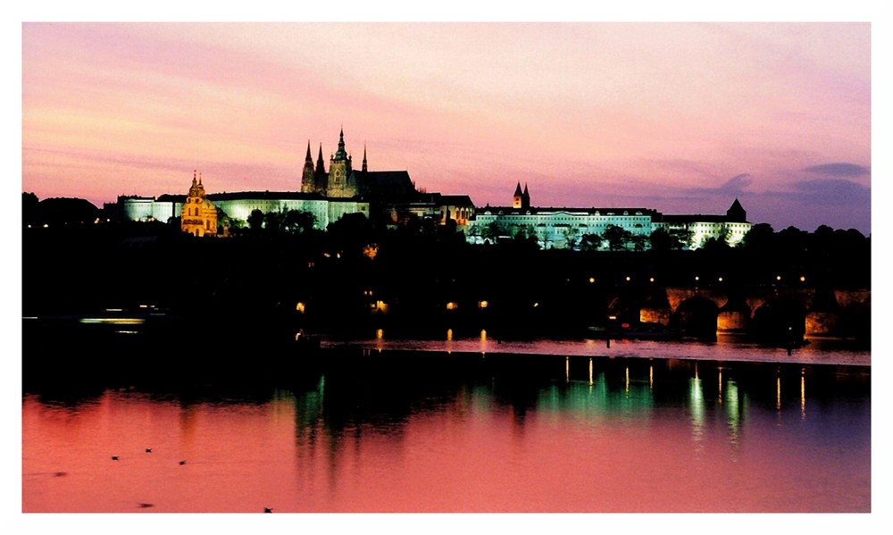 Prague Castle, pink sky