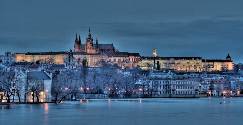 *PRAGUE CASTLE,blue hour *Reloaded*