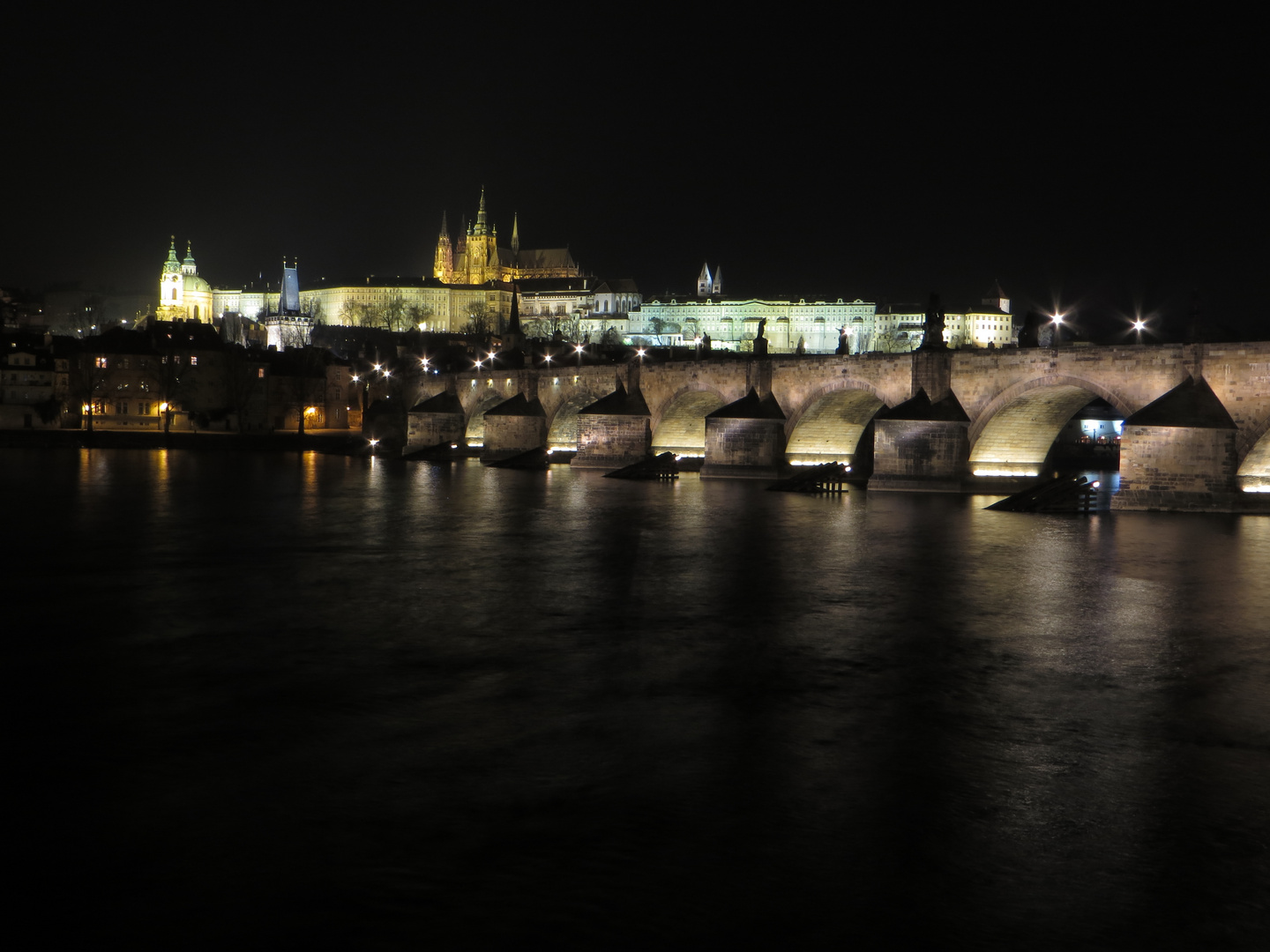 Prague la nuit