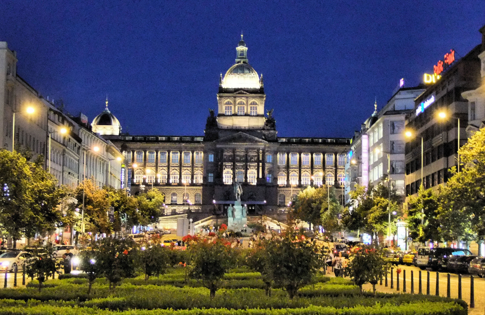 Prague nocturne. 1.