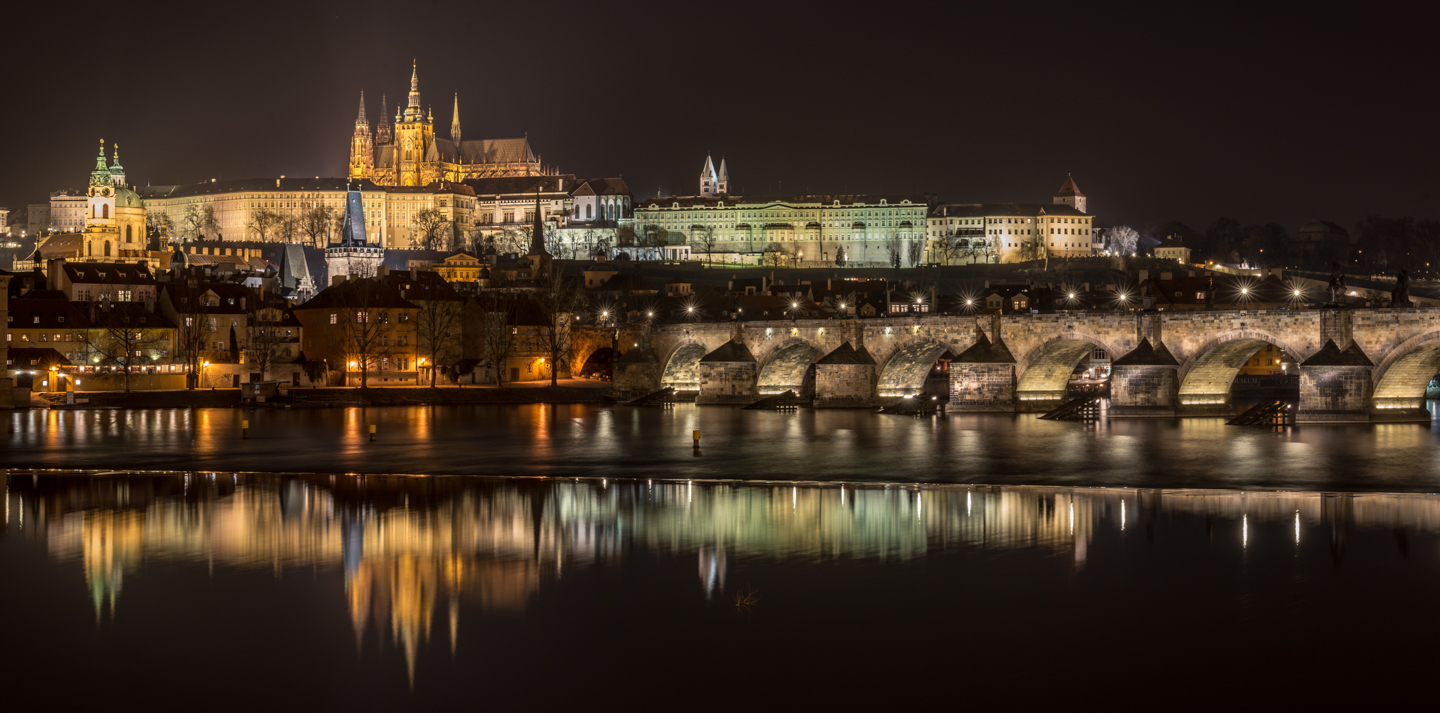 Praha bei Nacht