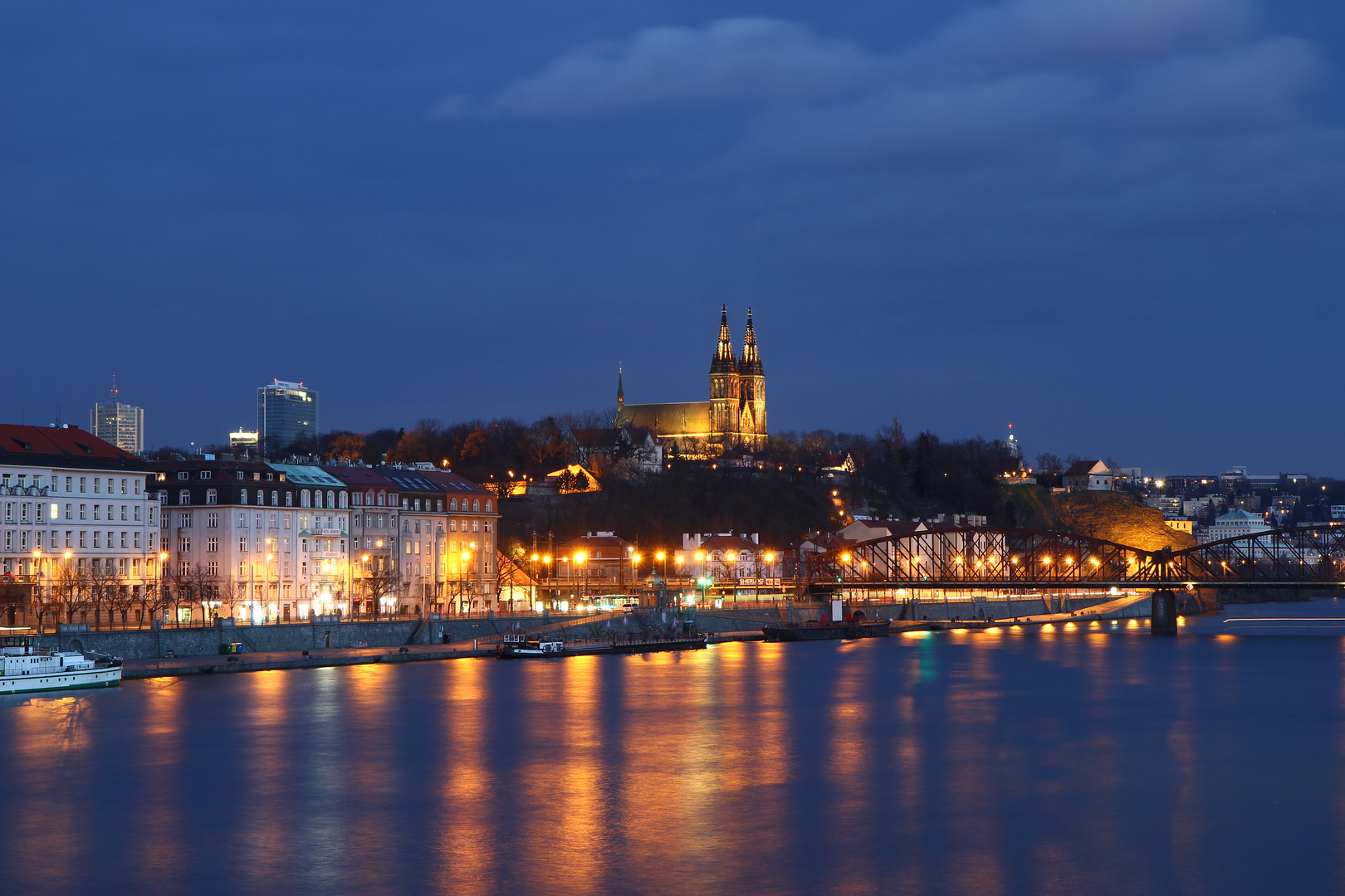 PRAHA BY NIGHT