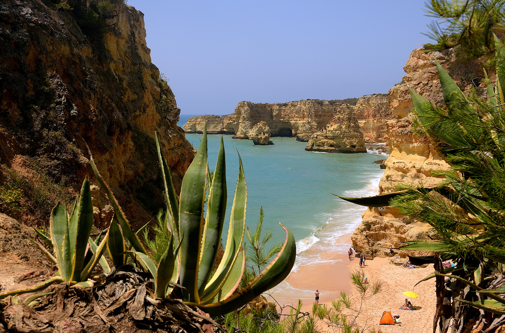 Praia da Marinha, für mich die schönste Steilküste an der Algarve.