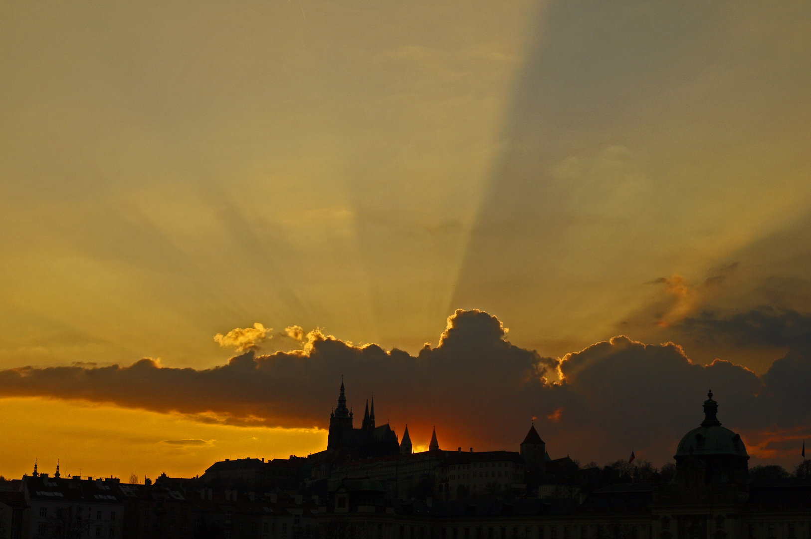 Pražský hrad bei Sonnenuntergang