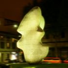 Prato, Henry Moore "Forma squadrata con taglio"