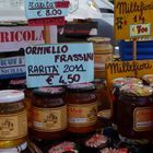 Prato, mercato del lunedì.Il banco più dolce.