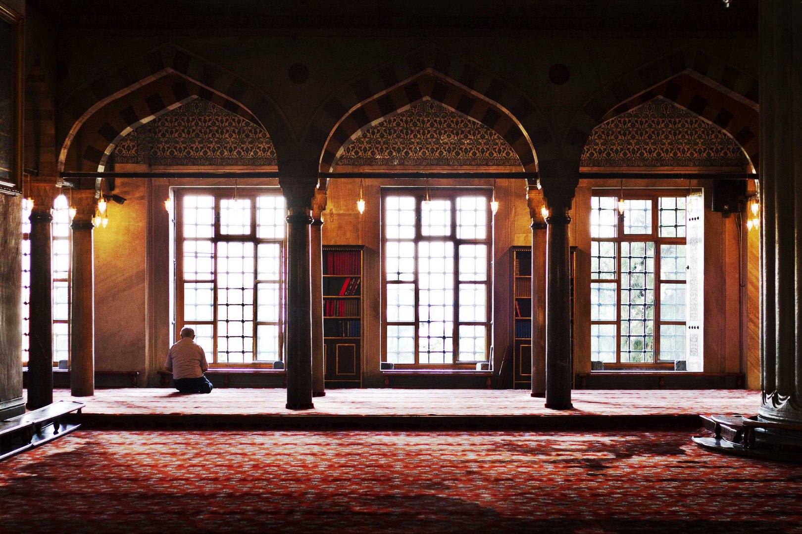 Praying, Istanbul