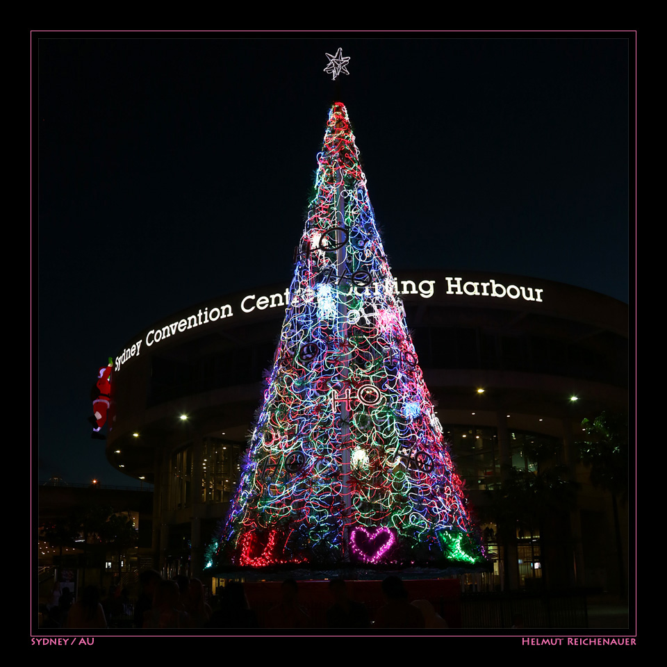 Pre-Xmas at Darling Harbour II, Sydney / AU