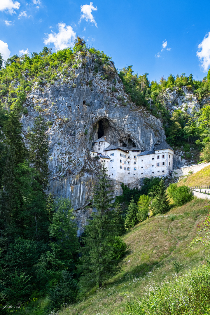 Predjama Castle