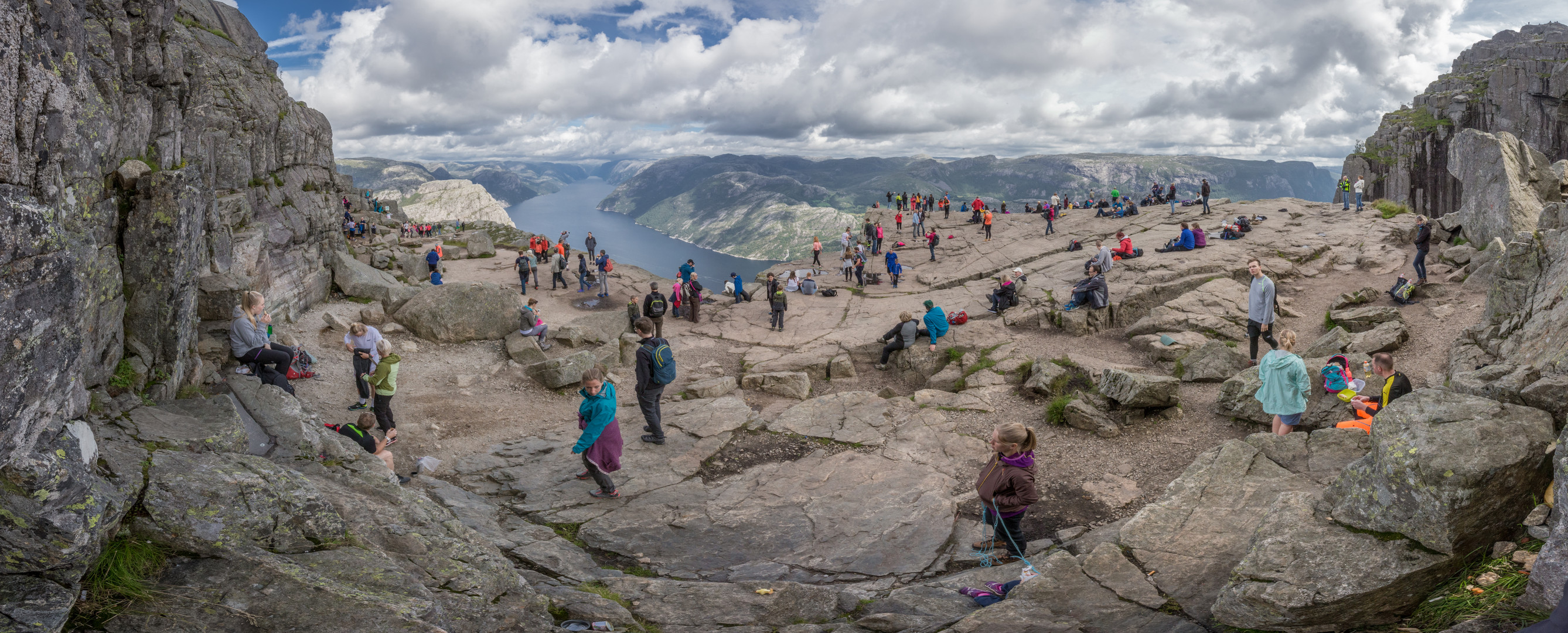 Preikestolen III