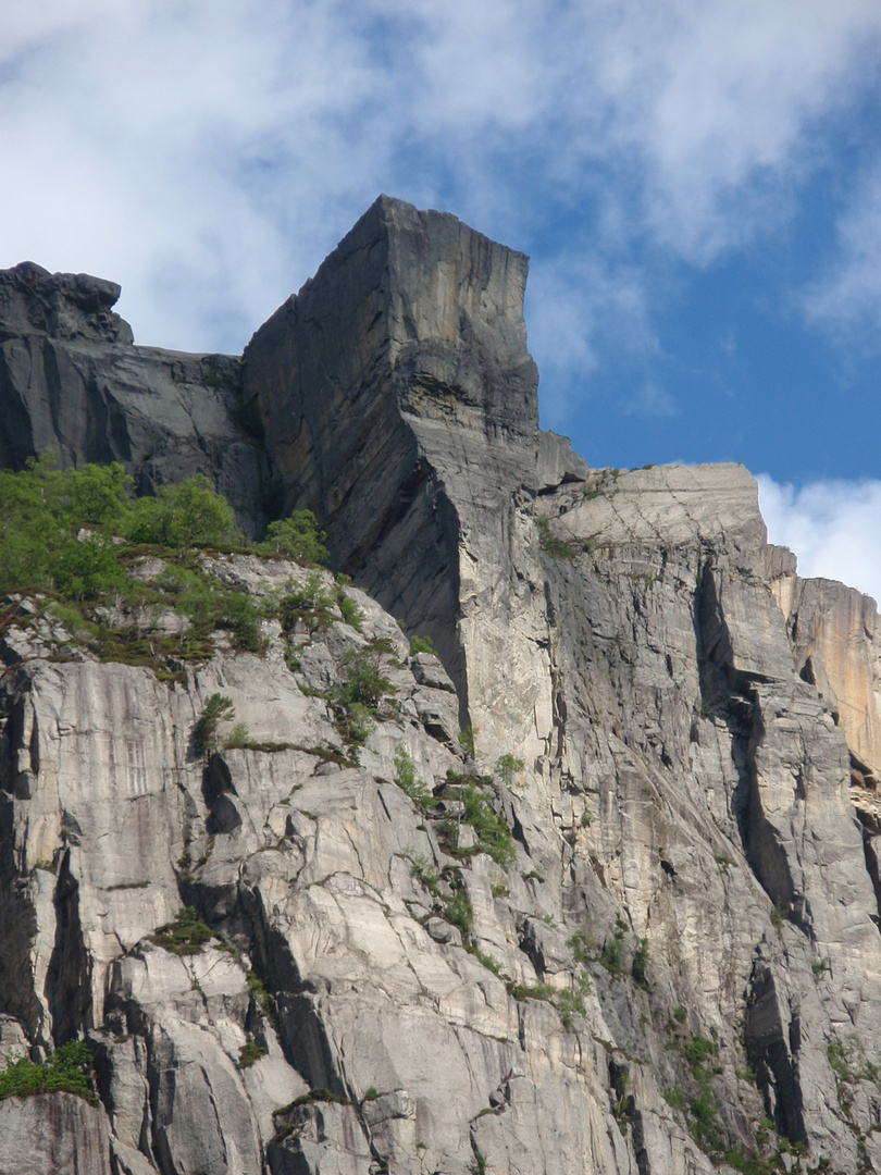 Preikestolen von unten