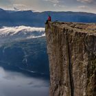 Prekestolen sitzen in 600 Meter Höhe