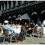 Prendere il sole al caffè Florian