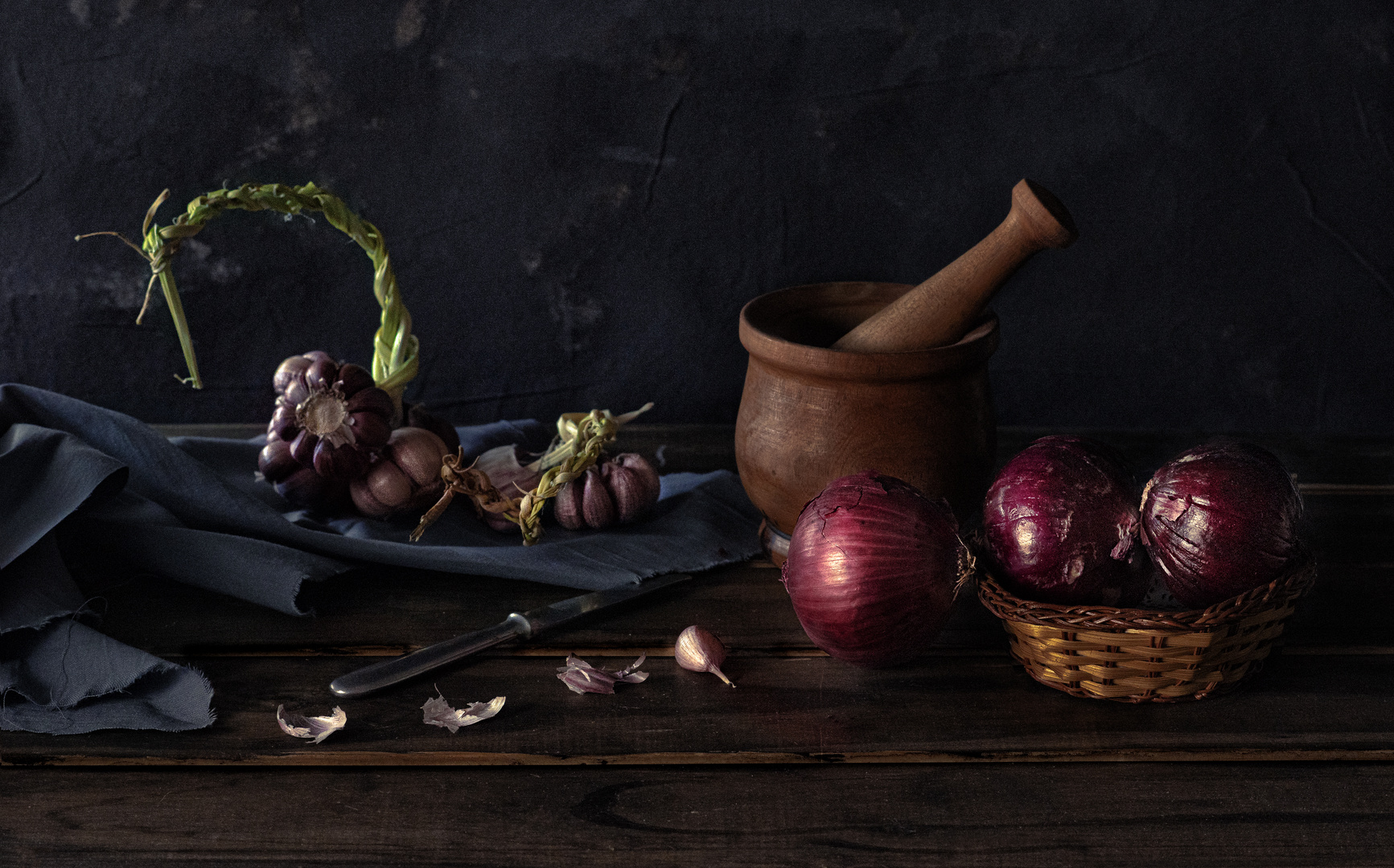 Preparando el adobo.