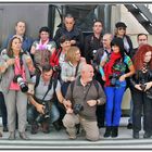 Preparándonos para la foto de grupo Circulo de Bellas Artes. Pano (4 Img.) GKM5-I