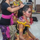 Preparing for the goddess dance