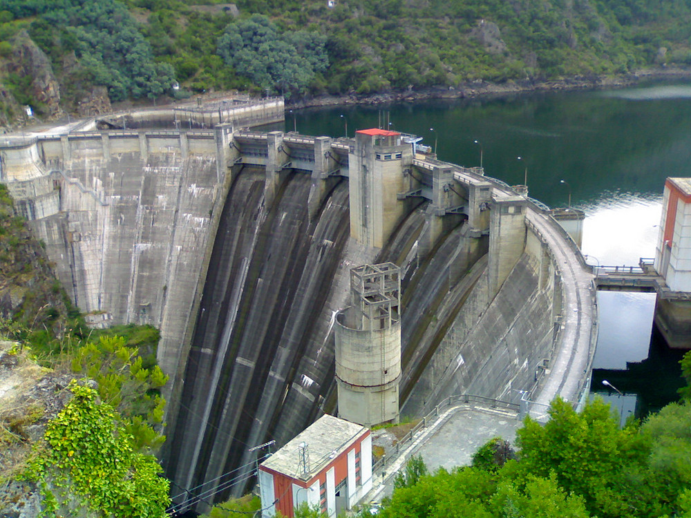 presa en el rio sil