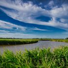 Priel und Wolken