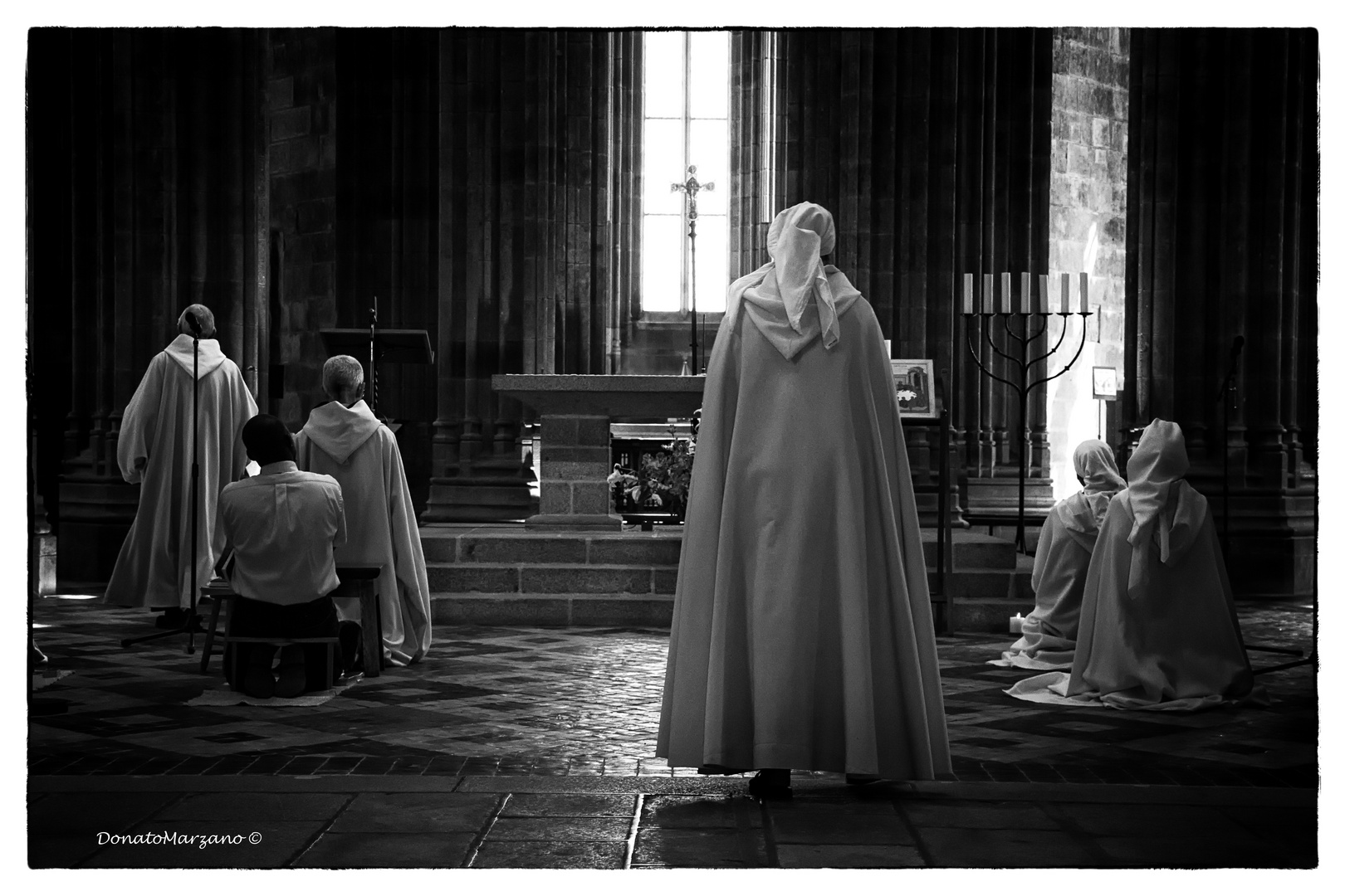 Prière à Mont-Saint Michel