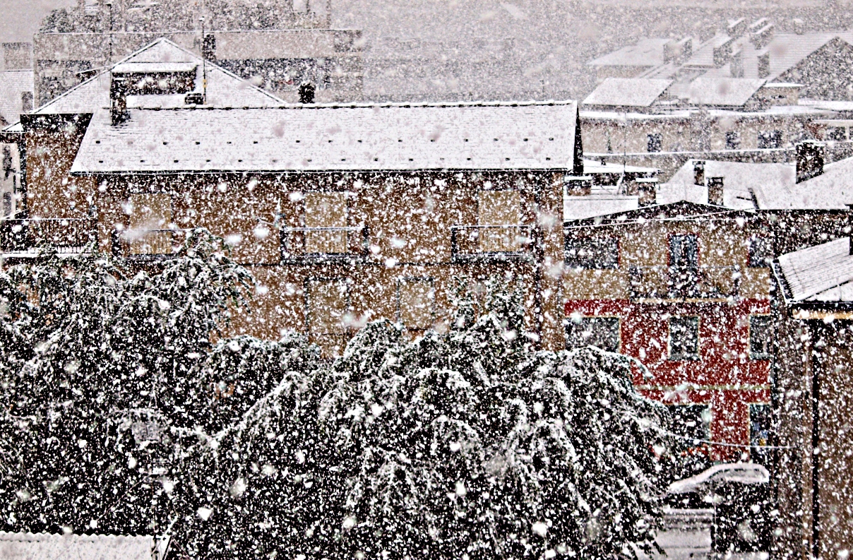 Prima neve sulla città...