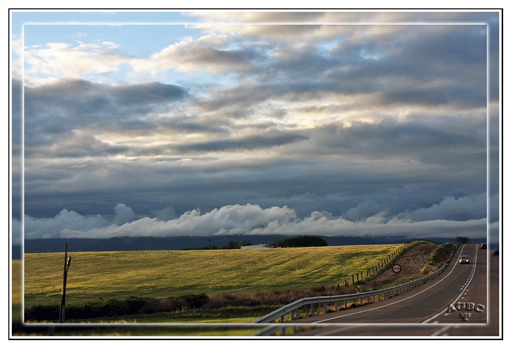 Primavera, luces y nubes en los campos Castellanos I