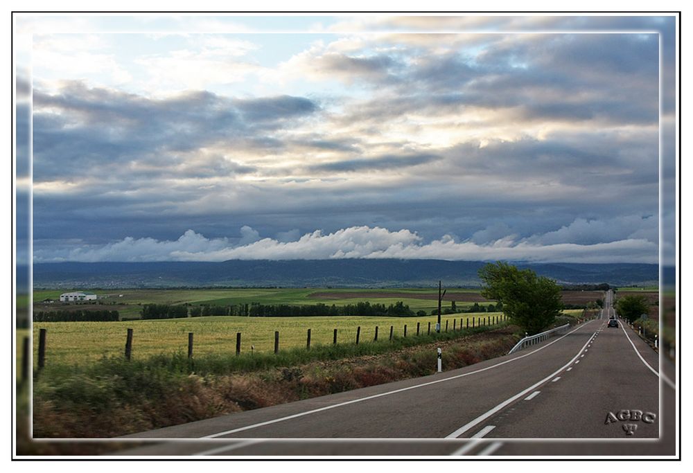 Primavera, luces y nubes en los campos Castellanos II