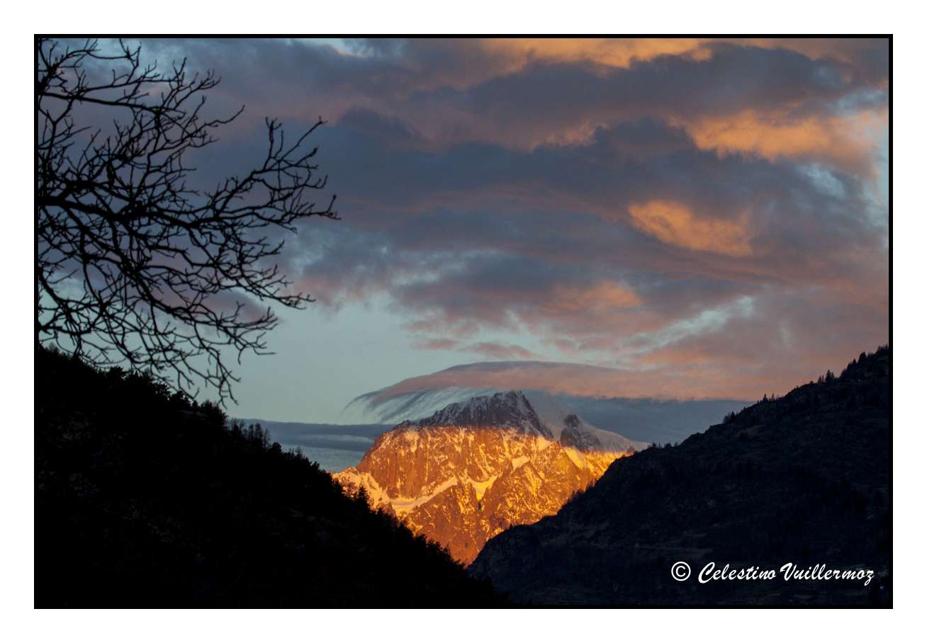 Prime luci sul monte Bianco