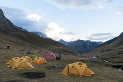 Primo campo in Cordillera Huayhuash, siamo a Quartellhuain, 4170 metri