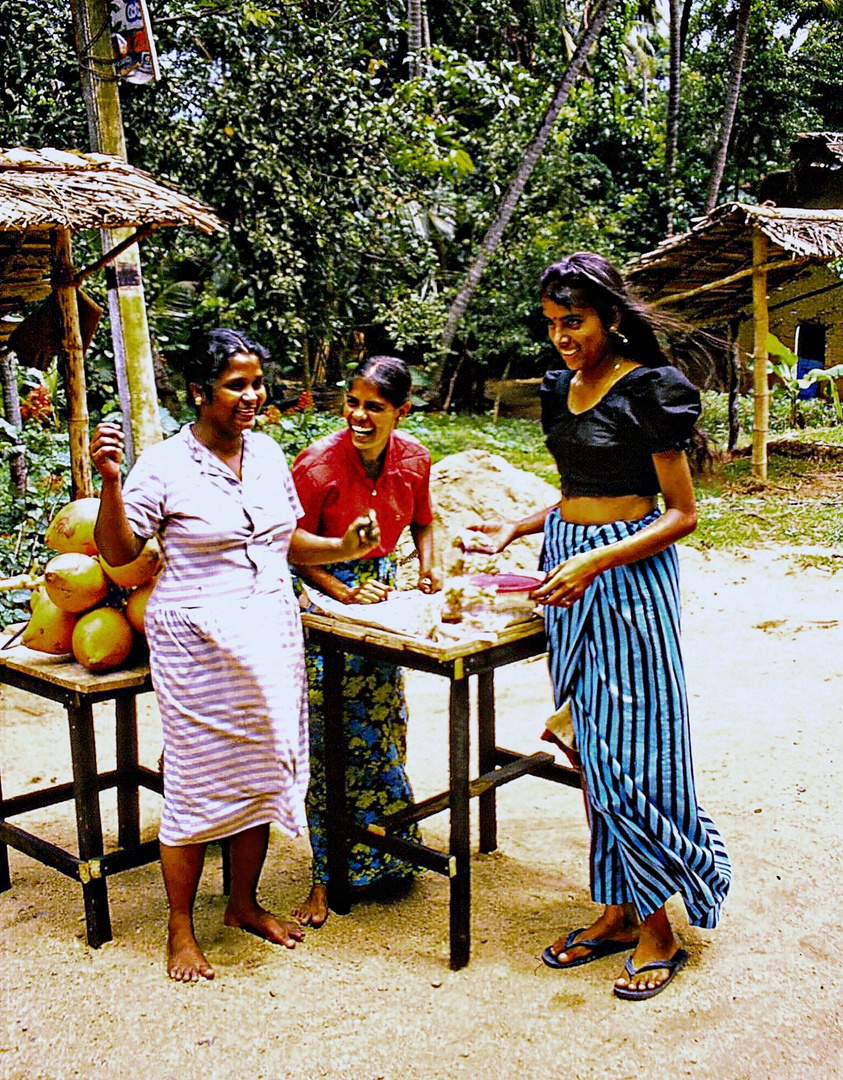 princesse souriante parmi les vendeuses de jasmin