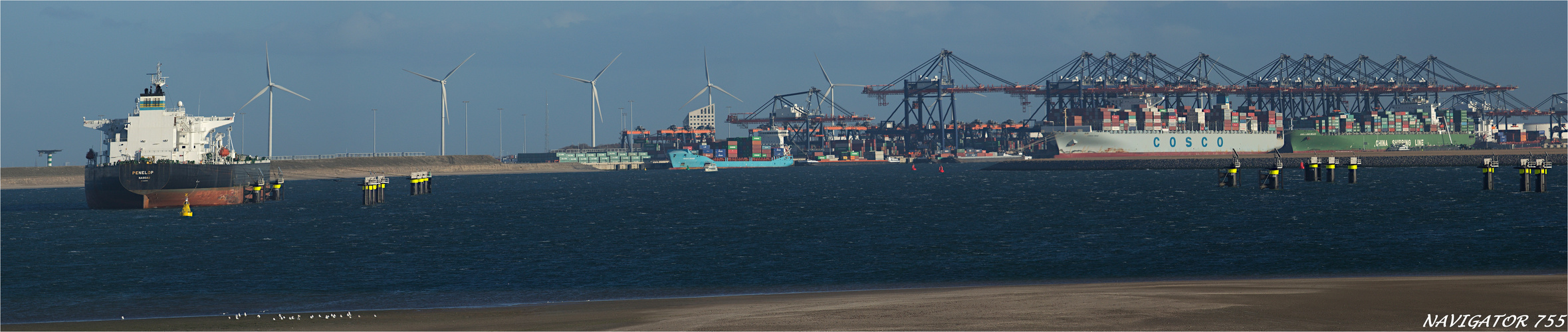 Prinses Alexiahaven / Maasvlakte 2 / Rotterdam / Bitte scrollen!