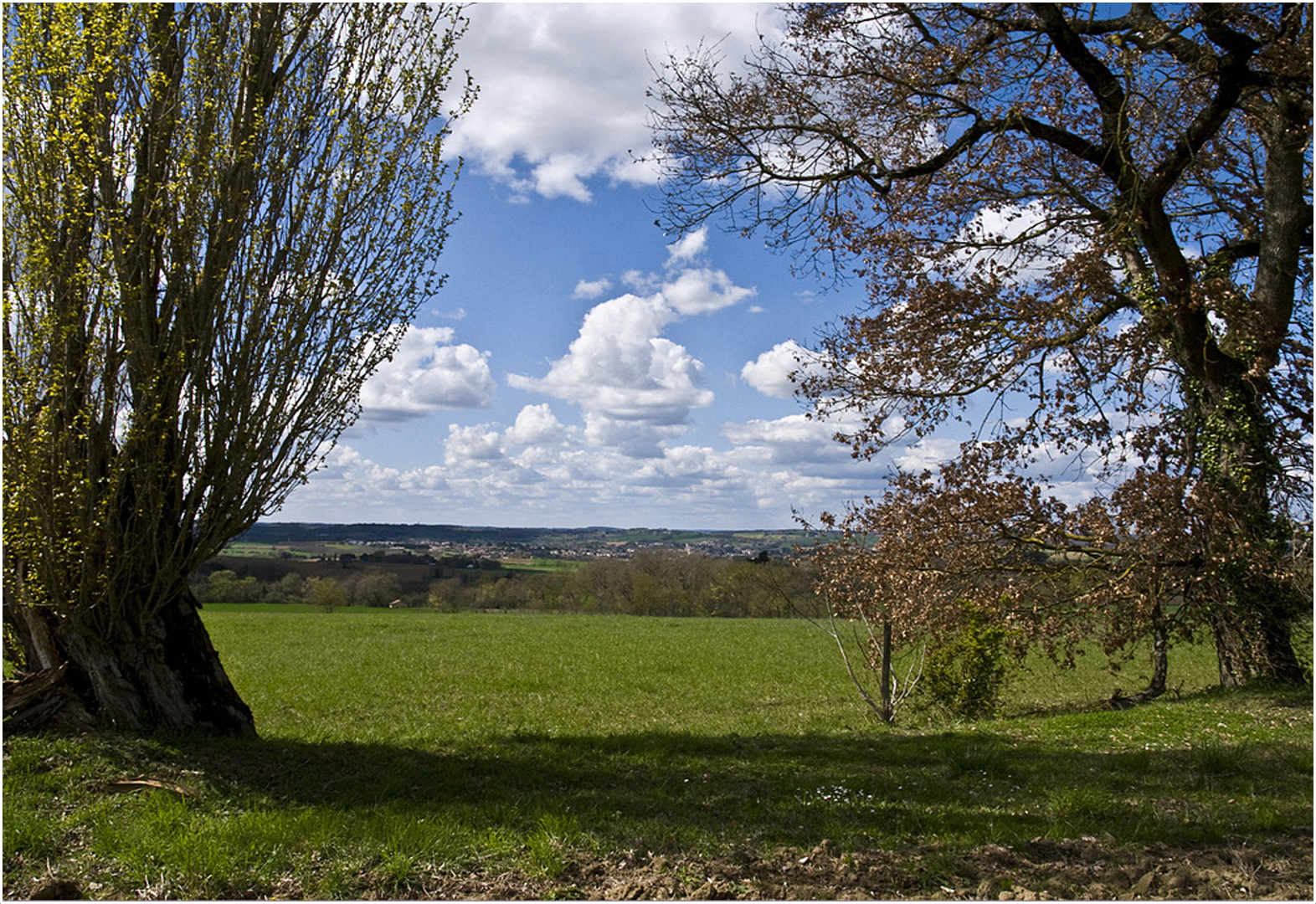 Printemps sur la campagne gersoise   Frühlingslandschaft in dem Gers