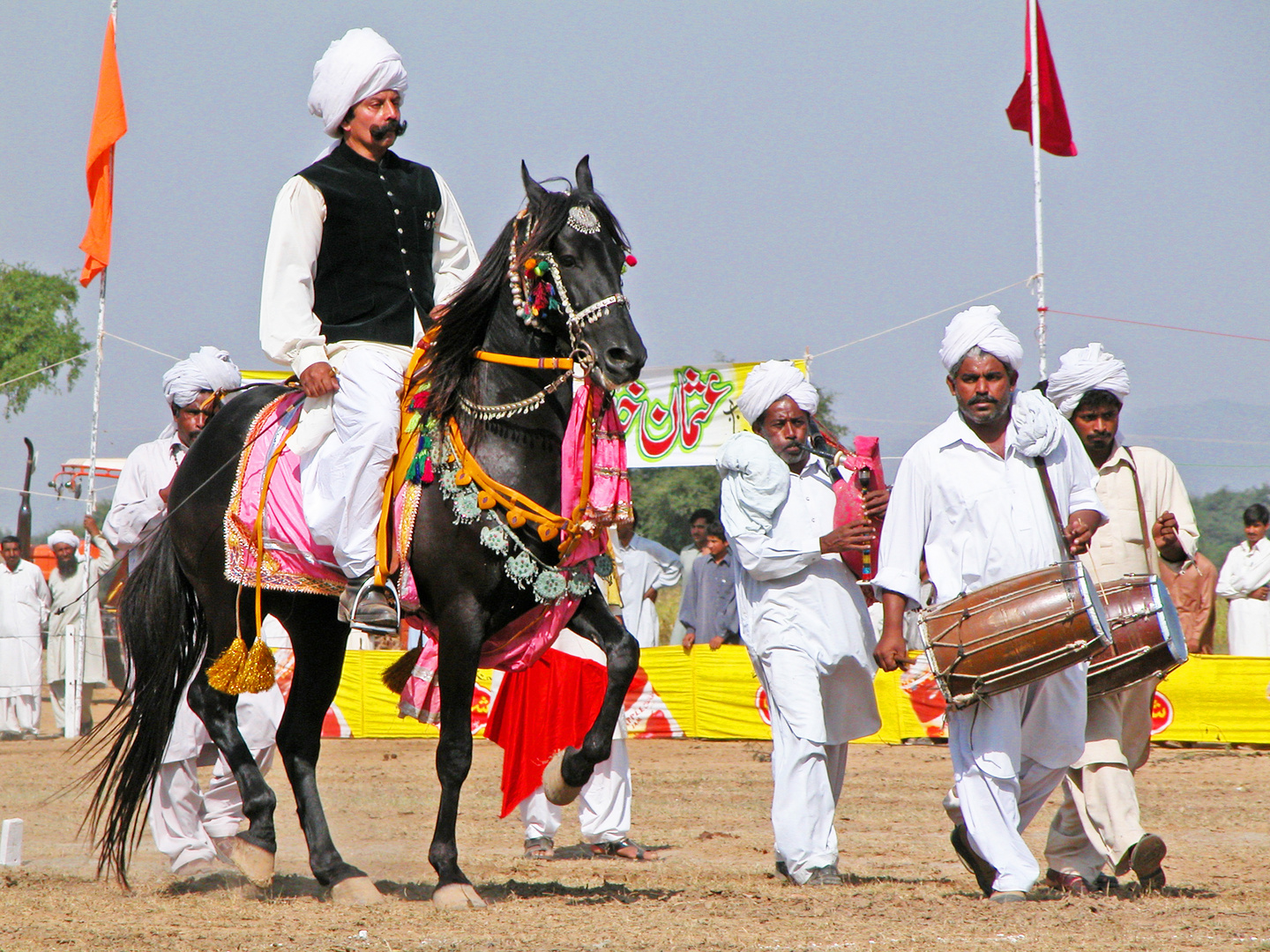 Prinz Malik auf seinem tanzenden Pferd/Pakistan