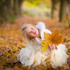 Prinzessin im Herbstlaub