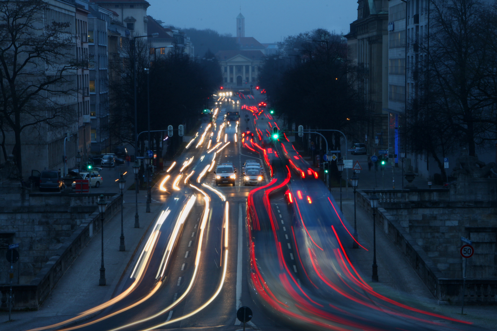 Prinzregentenstraße am Abend