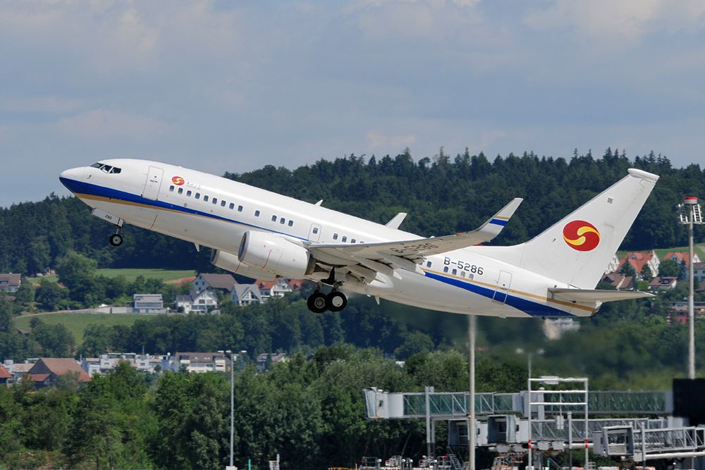 Private Boeing 737-700 BBJ B-5286