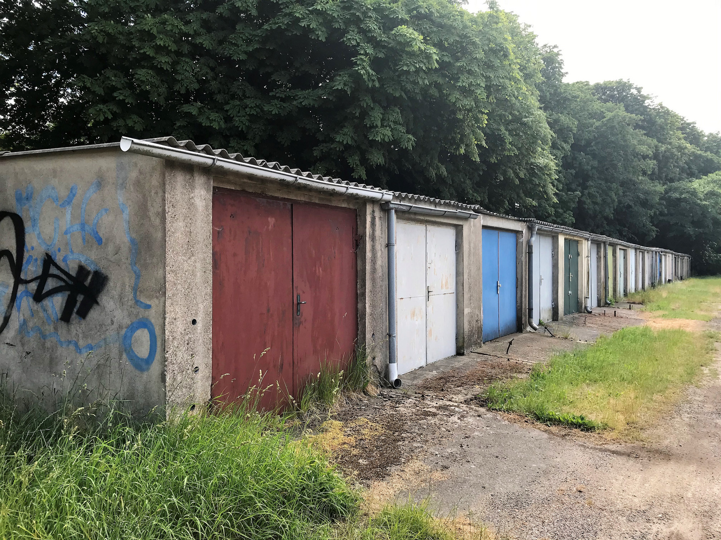 Privateigentum in der DDR Garagen und Gärten Foto & Bild