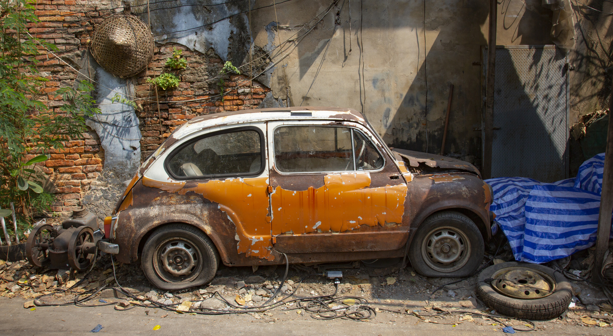 Privater Autofriedhof