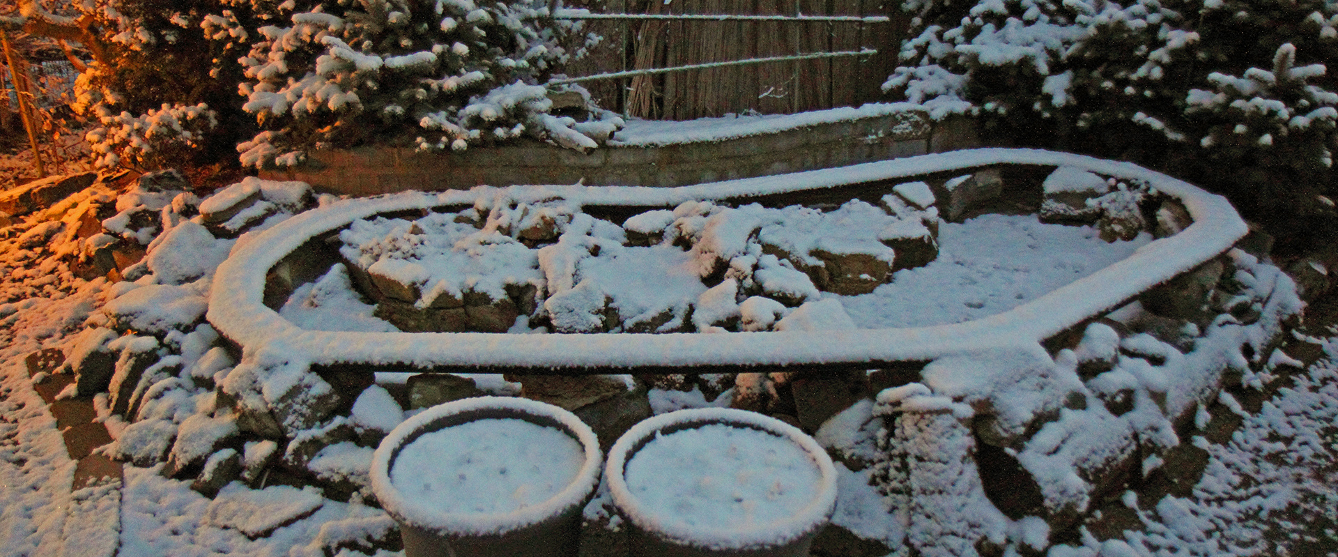 Privatsonne im Garten und die Eisenbahnstrecke ist zu geschneit !